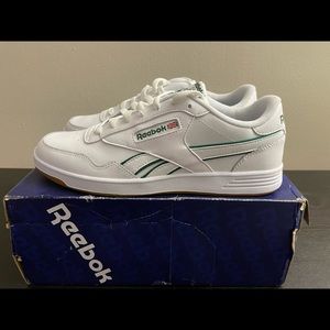 Mens size 10 Reebok Club MEMT